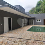 Casa à venda com 2 quartos, sendo 1 suíte, no condomínio Figueira Garden, Atibaia - SP