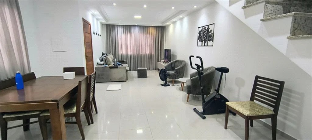 Sobrado à venda com 3 quartos, sendo 1 suíte, em Vila Butantã, São Paulo, SP