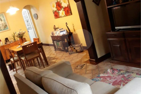Sobrado à venda com 4 quartos, sendo 1 suíte,  em Rio Pequeno, São Paulo, SP