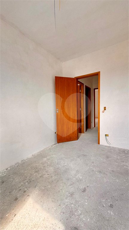 Casa à venda com 3 quartos, sendo 1 suíte, no condomínio Miguel Comitre, Poá - SP