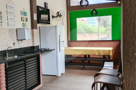 Apartamento à venda com 3 quartos, sendo 1 suíte,  em Enseada, Guarujá, SP