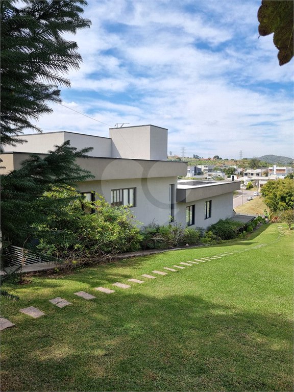 Casa à venda com 3 suítes no condomínio Campo de Toscana, Vinhedo - SP