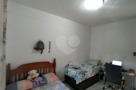 Casa Térrea à venda com 3 quartos em Santa Teresinha, São Paulo, SP