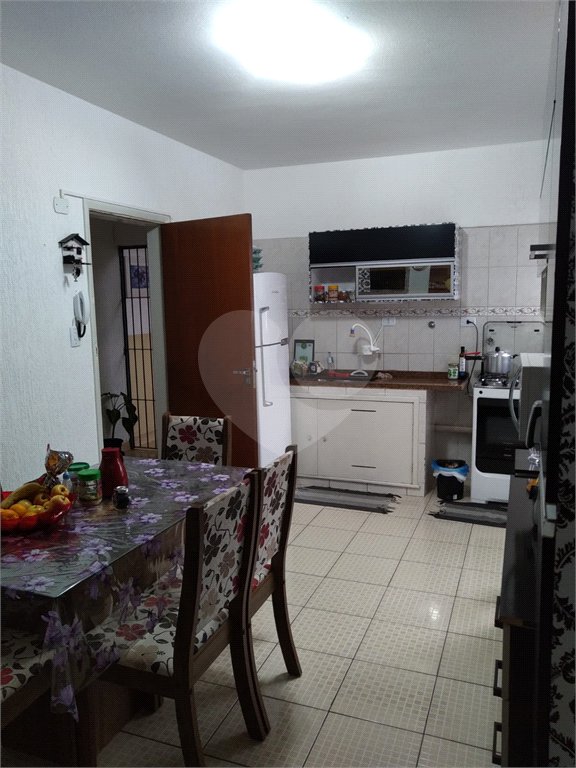Apartamento à venda com 3 quartos, sendo 1 suíte,  no Centro, Mogi das Cruzes, SP