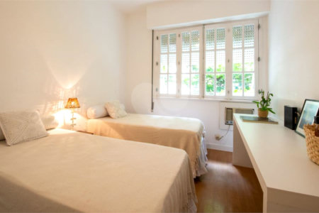 Apartamento à venda com 3 quartos, sendo 1 suíte, em Leme, Rio de Janeiro, RJ
