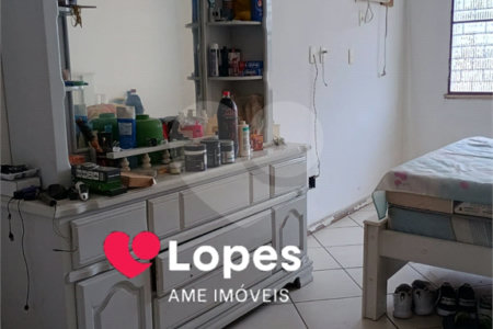 Casa à venda com 7 quartos, sendo 2 suítes, em Campo Grande, Rio de Janeiro, RJ