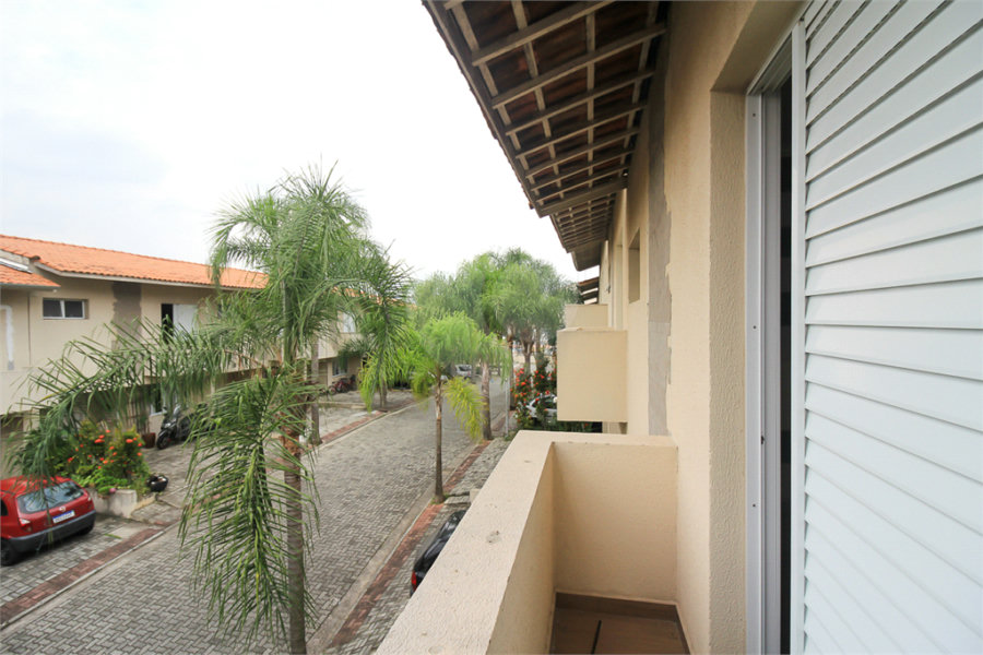 Casa à venda com 3 quartos, sendo 1 suíte, no condomínio Village St. Louis, São Paulo - SP