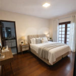 Casa à venda com 4 quartos, sendo 1 suíte, em City Bussocaba, Osasco, SP