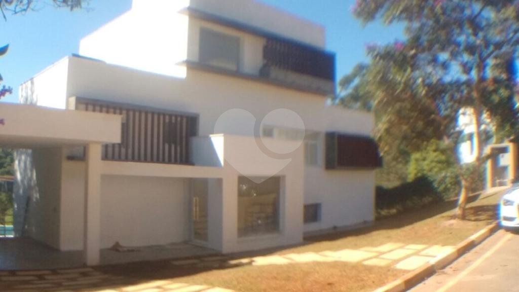 Sobrado à venda com 3 suítes em Seerra da Cantareira, Mairiporã, SP