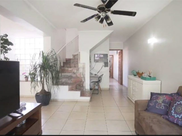 Casa à venda com 4 quartos, sendo 1 suíte,  em Jabaquara, São Paulo, SP