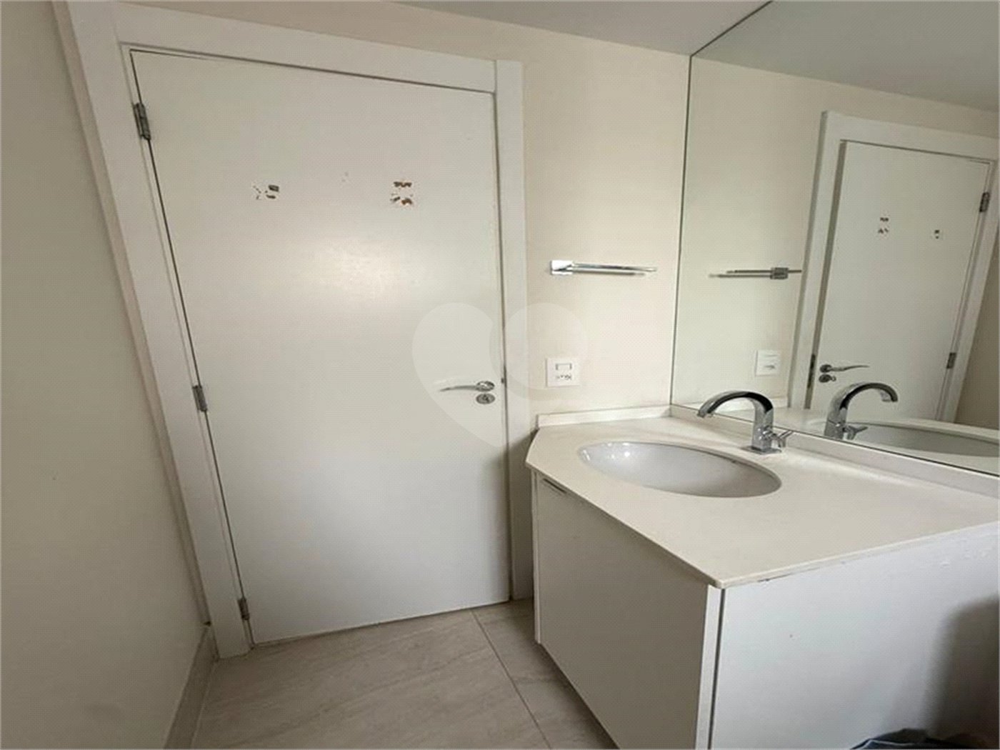 Apartamento à venda ou para alugar com 3 quartos, sendo 1 suíte, em Vila Andrade, São Paulo, SP