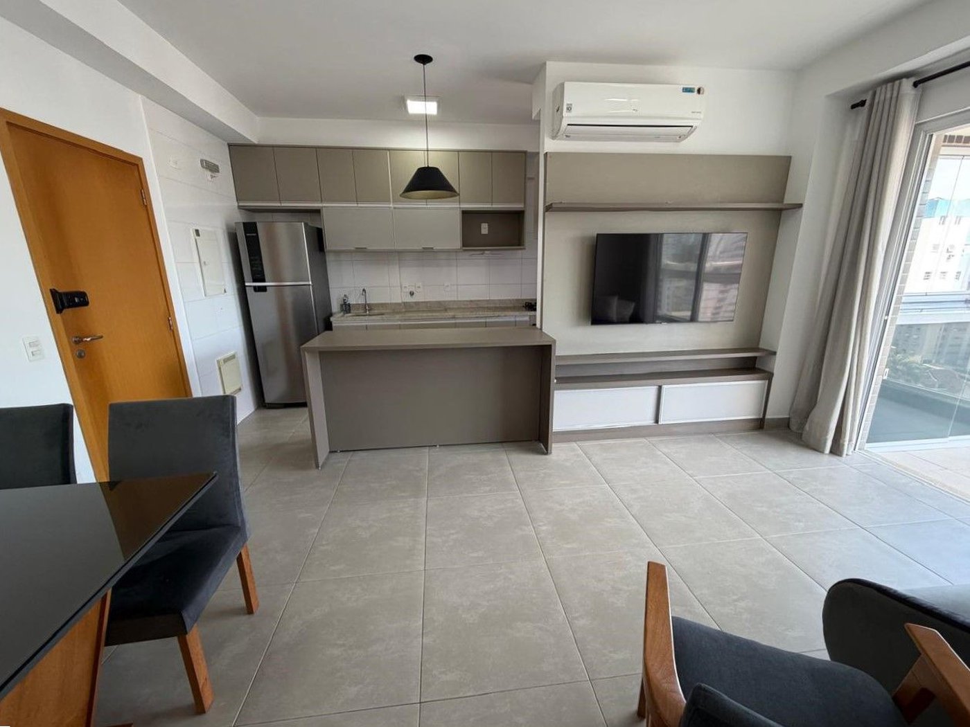 Apartamento com 2 dormitórios à venda, 72 m² por R$ 1.350.000,00 - Gonzaga - Santos/SP