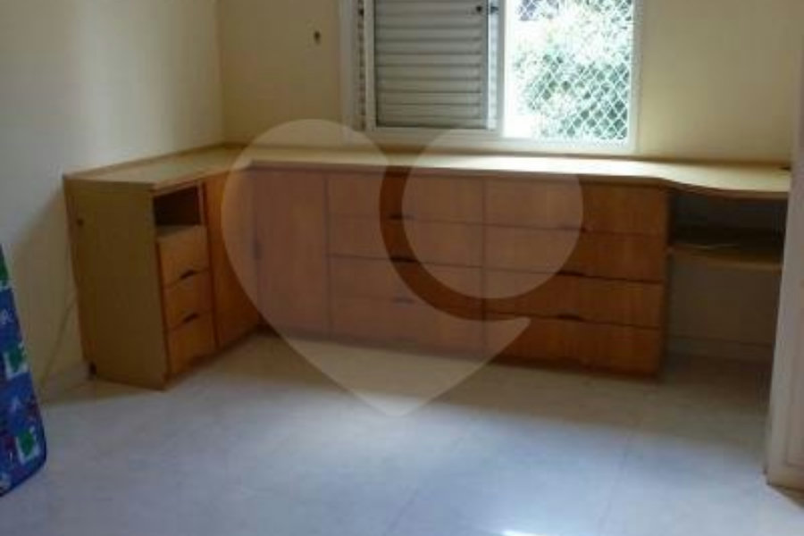 Apartamento à venda com 3 quartos, sendo 1 suíte,  em Morumbi, São Paulo, SP