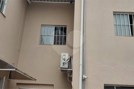 Sobrado à venda com 3 quartos em Vila Maria de Maggi, Suzano, SP