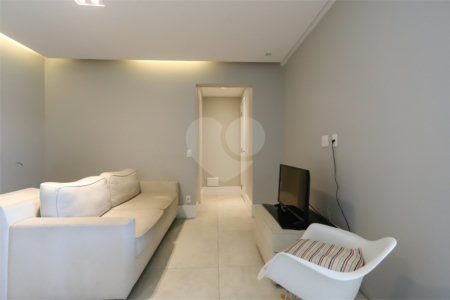 Apartamento à venda com 3 quartos, sendo 1 suíte,  em Vila Anastácio, São Paulo, SP