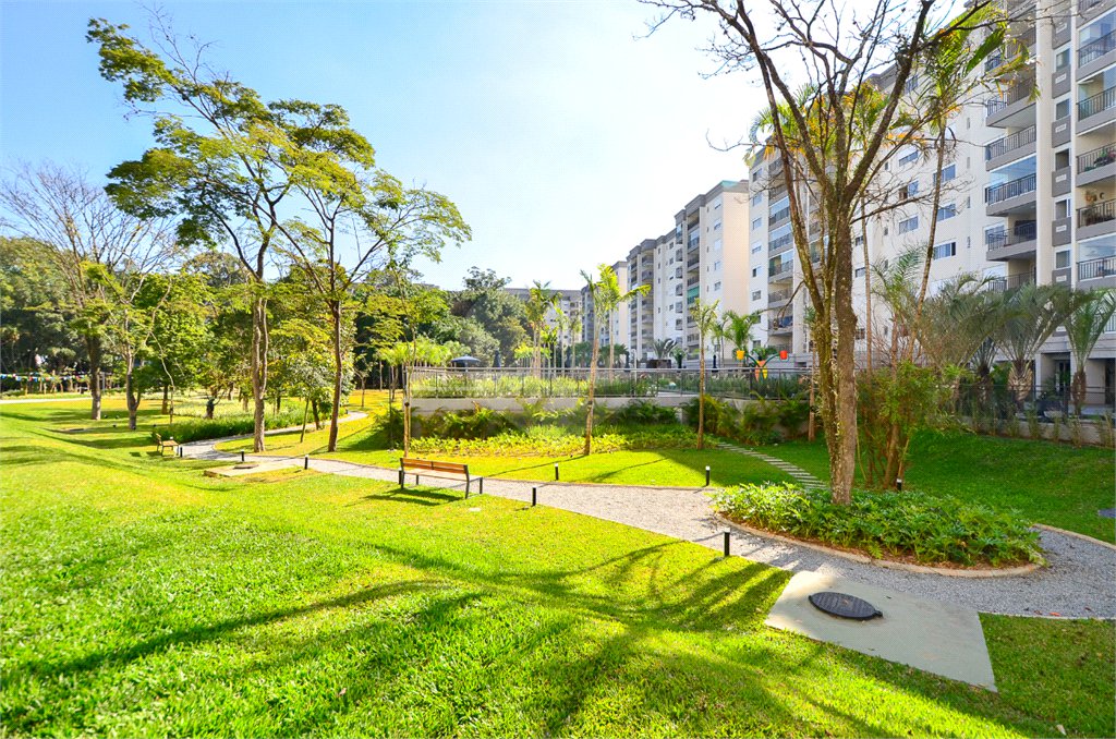 Apartamento à venda com 3 quartos, sendo 2 suítes, em Santo Amaro, São Paulo, SP