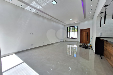 Casa à venda com 3 quartos, sendo 1 suíte,  em João Xxiii, Vinhedo, SP