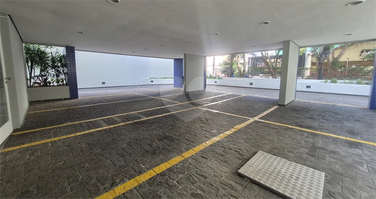 Apartamento 2 quartos, sacada e vaga em Santa Cecília
