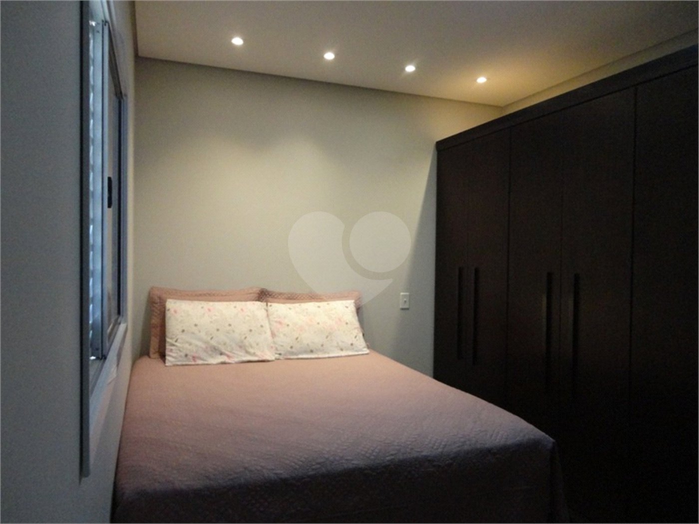 Casa à venda com 3 quartos, sendo 1 suíte,  em Jardim Residencial Nova Veneza, Indaiatuba, SP