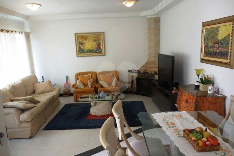 Casa à venda com 3 suítes no condomínio Praça Vitoriano Rodrigues Xavier,35, São Paulo - SP
