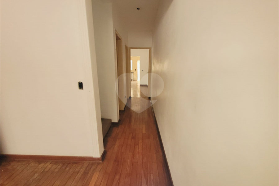 Casa à venda com 3 quartos, sendo 1 suíte, em Parque Maria Domitila, São Paulo, SP