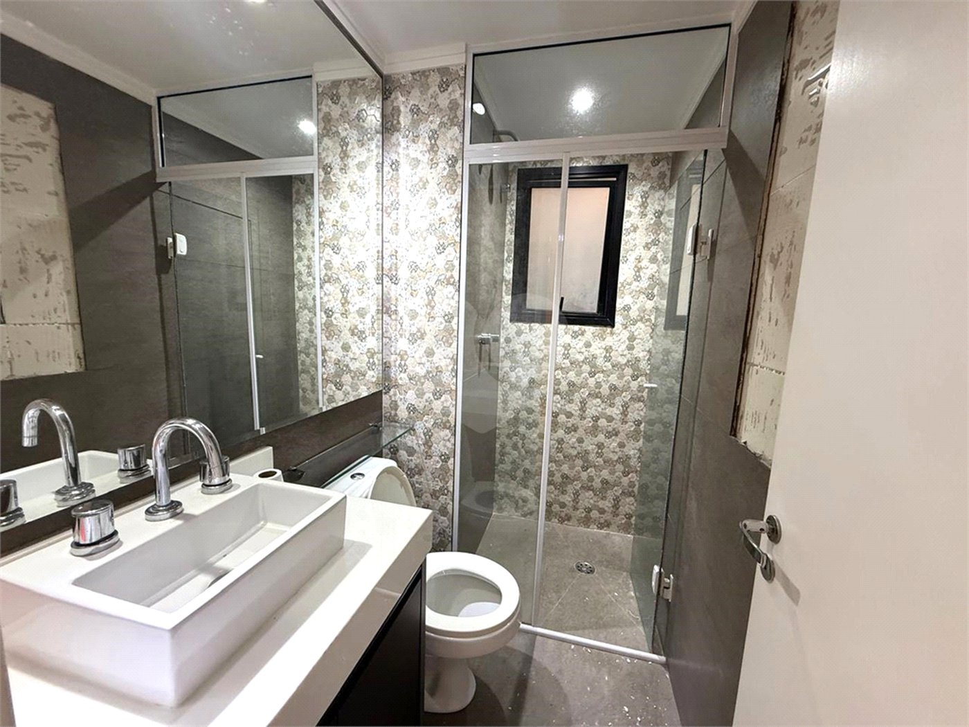 Apartamento à venda com 3 quartos, sendo 1 suíte,  em Vila Prudente, São Paulo, SP