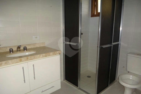 Casa à venda ou para alugar com 4 quartos, sendo 2 suítes, no condomínio Vila Hípica, São Paulo - SP