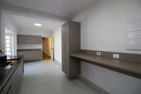 Casa à venda com 3 quartos, sendo 1 suíte, em Brooklin Paulista, São Paulo, SP