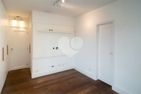 Apartamento à venda com 2 quartos, sendo 1 suíte, em Campo Belo, São Paulo, SP