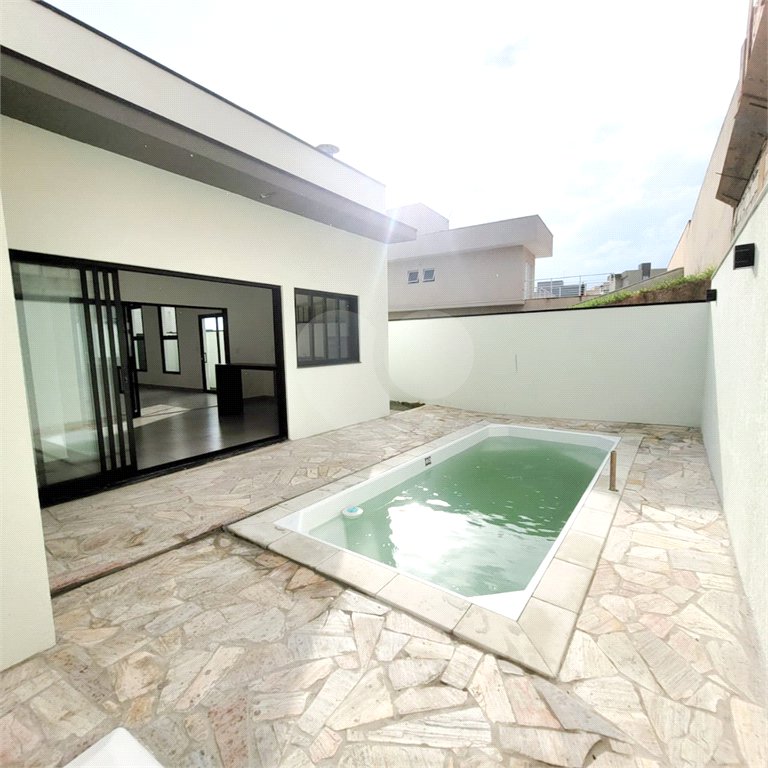 Casa à venda com 3 quartos, sendo 1 suíte, no condomínio Residencial Lagos D Icarai, Salto - SP