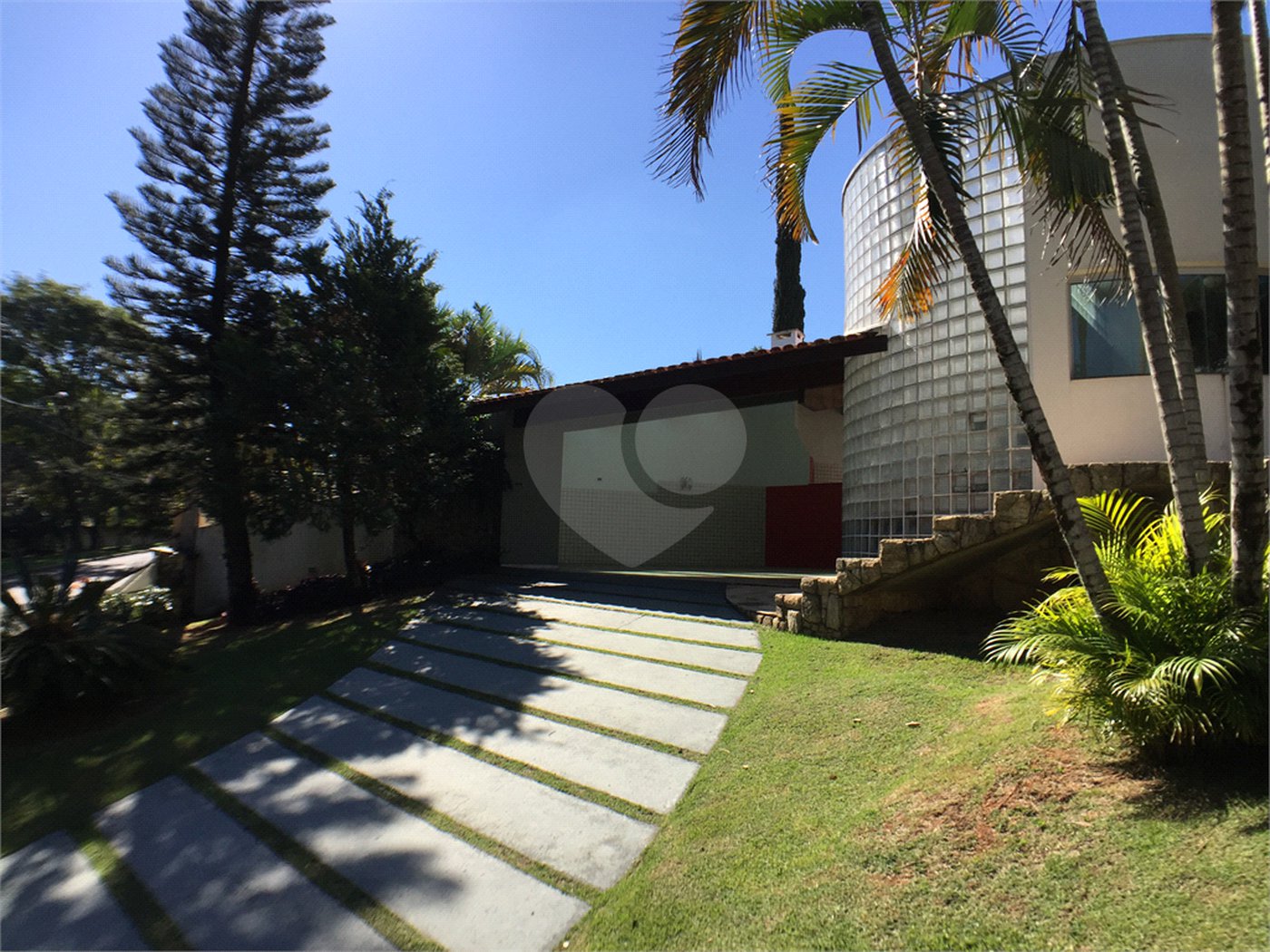 Casa à venda com 4 suítes no condomínio Estância Marambaia, Vinhedo - SP