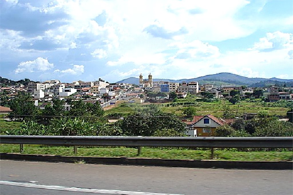 Casa Térrea à venda com 2 quartos no Centro, Bom Jesus dos Perdões, SP