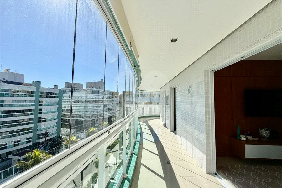 Apartamento à venda com 3 quartos, sendo 1 suíte, em Riviera de São Lourenço, Bertioga, SP