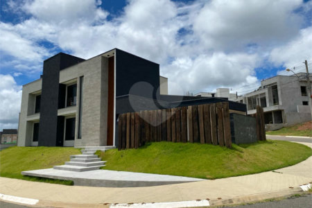 Terreno à venda com 4 suítes no condomínio Residencial Veneza, Mogi das Cruzes - SP