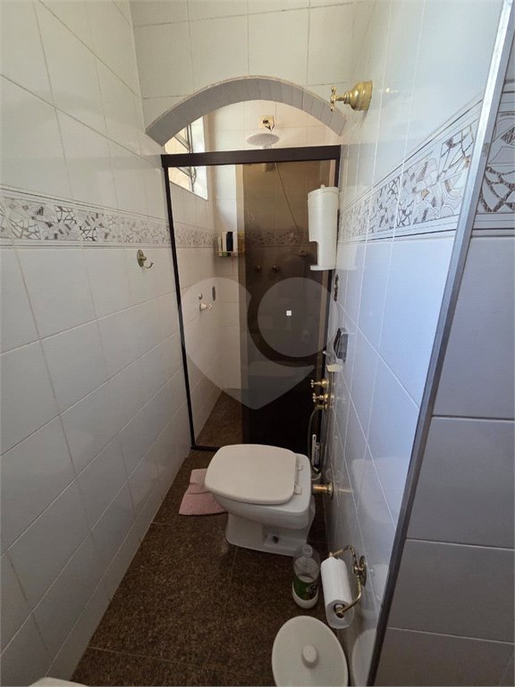 Sobrado à venda ou para alugar com 6 quartos, sendo 2 suítes, em Santana, São Paulo, SP