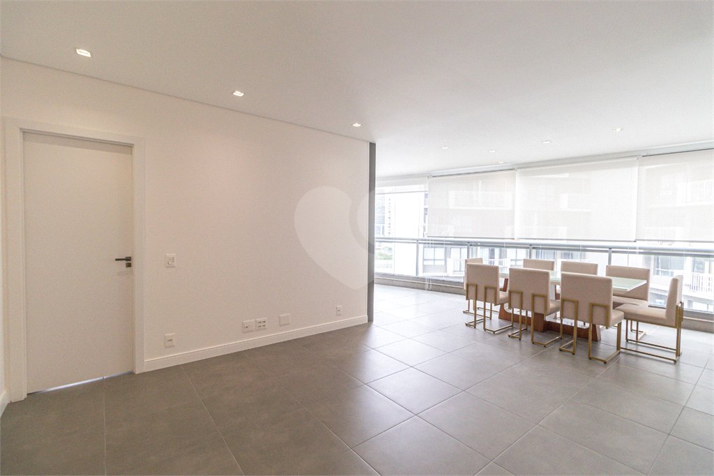 Apartamento para alugar com 2 suítes em Vila Olímpia, São Paulo, SP