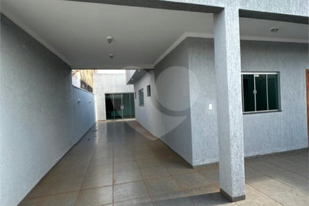 Casa à venda com 3 quartos, sendo 2 suítes, em Residencial Ponta Porã I, Ponta Porã, MS