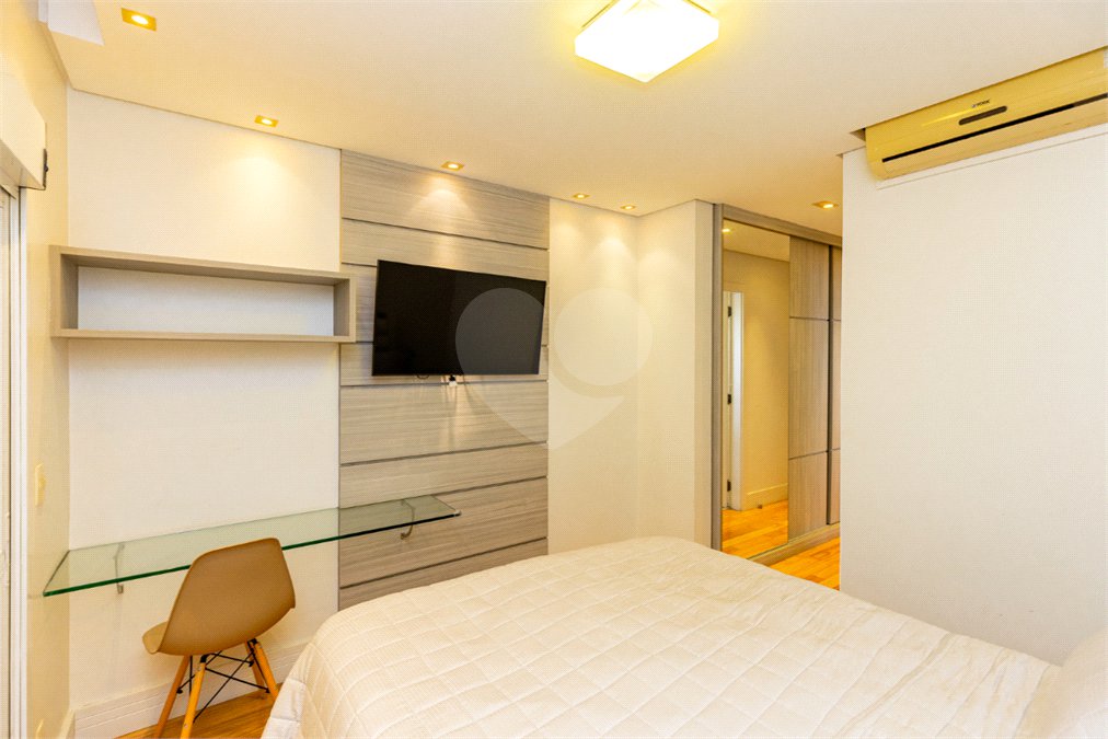 Apartamento à venda com 4 quartos, sendo 3 suítes, em Campo Belo, São Paulo, SP