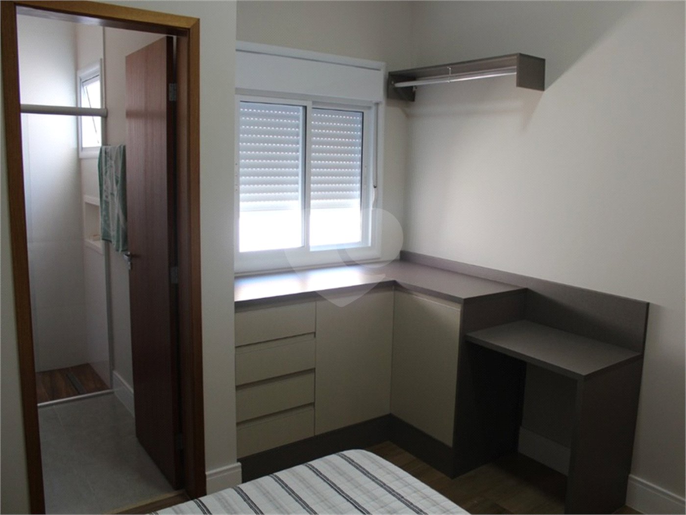 Casa à venda com 3 quartos, sendo 2 suítes, no condomínio Residencial Mantova, Indaiatuba - SP