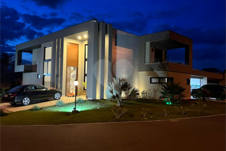 Casa à venda com 5 quartos, sendo 4 suítes, no condomínio Terras de Mont Serrat, Salto - SP
