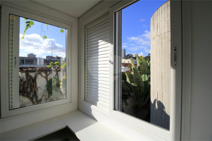 Casa à venda ou para alugar com 5 quartos, sendo 3 suítes,  em Vila Madalena, São Paulo, SP