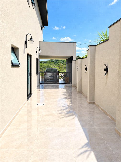 Linda casa em condomínio fechado, unindo conforto, lazer e segurança para você e sua família!