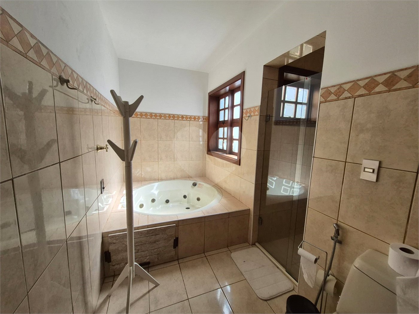 Casa à venda com 3 quartos, sendo 1 suíte, no condomínio Parque Petrópolis 4 Secção, Mairiporã - SP