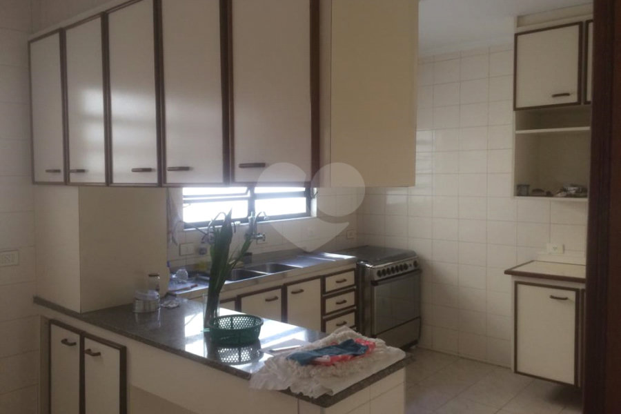 Sobrado à venda com 4 quartos, sendo 3 suítes, em Tremembé, São Paulo, SP