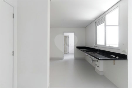 Triplex à venda com 4 suítes em Anhangabaú, Jundiaí, SP