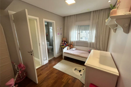 Apartamento à venda com 2 suítes em Parque Reboucas, São Paulo, SP