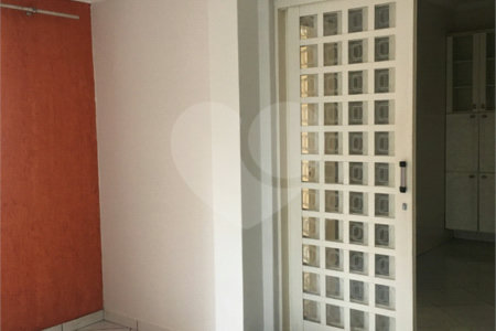 Sobrado à venda com 4 quartos, sendo 1 suíte, em Vila Rubens, Indaiatuba, SP