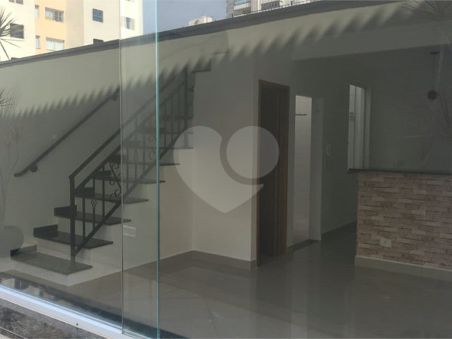 Casa à venda ou para alugar com 2 suítes no condomínio Santa Teresinha, São Paulo - SP