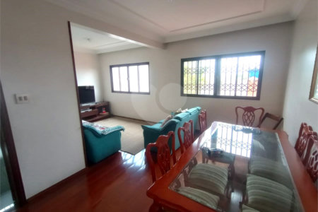 Sobrado à venda com 4 quartos, sendo 1 suíte, em Vila Macedópolis, São Paulo, SP