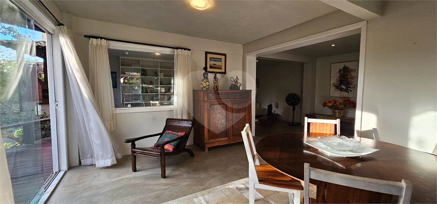 Casa à venda com 4 quartos, sendo 3 suítes, em João Fernandes, Armação dos Búzios, RJ